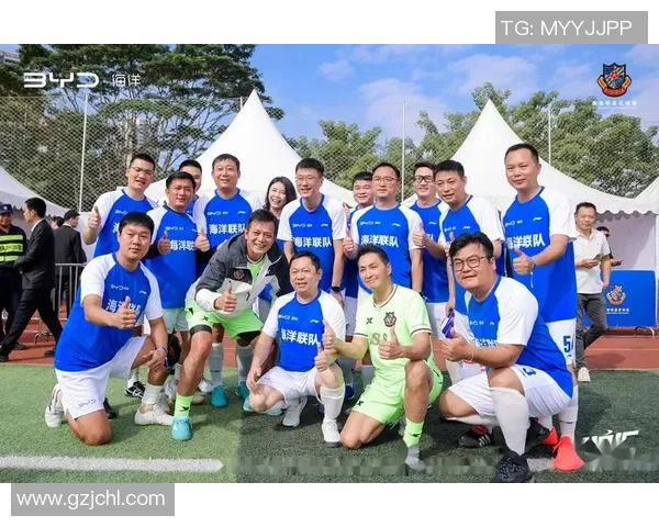 足球明星齐聚一堂高清群像展现绿茵场上的风采与激情